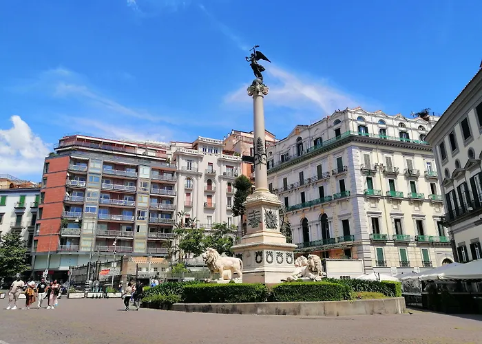 Vivaldo Suite Piazza dei Martiri - Guest House Napoli