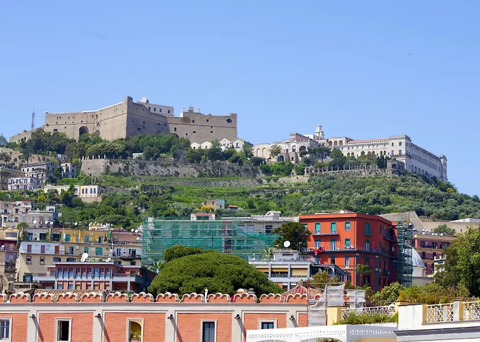 Vivaldo Suite Piazza dei Martiri - Guest House Napoli